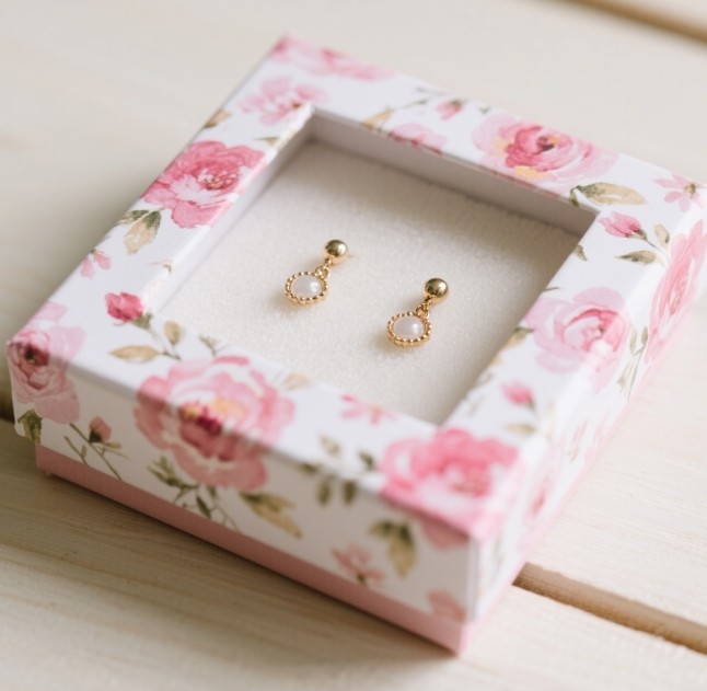 An assortment of different sized printed jewelry boxes